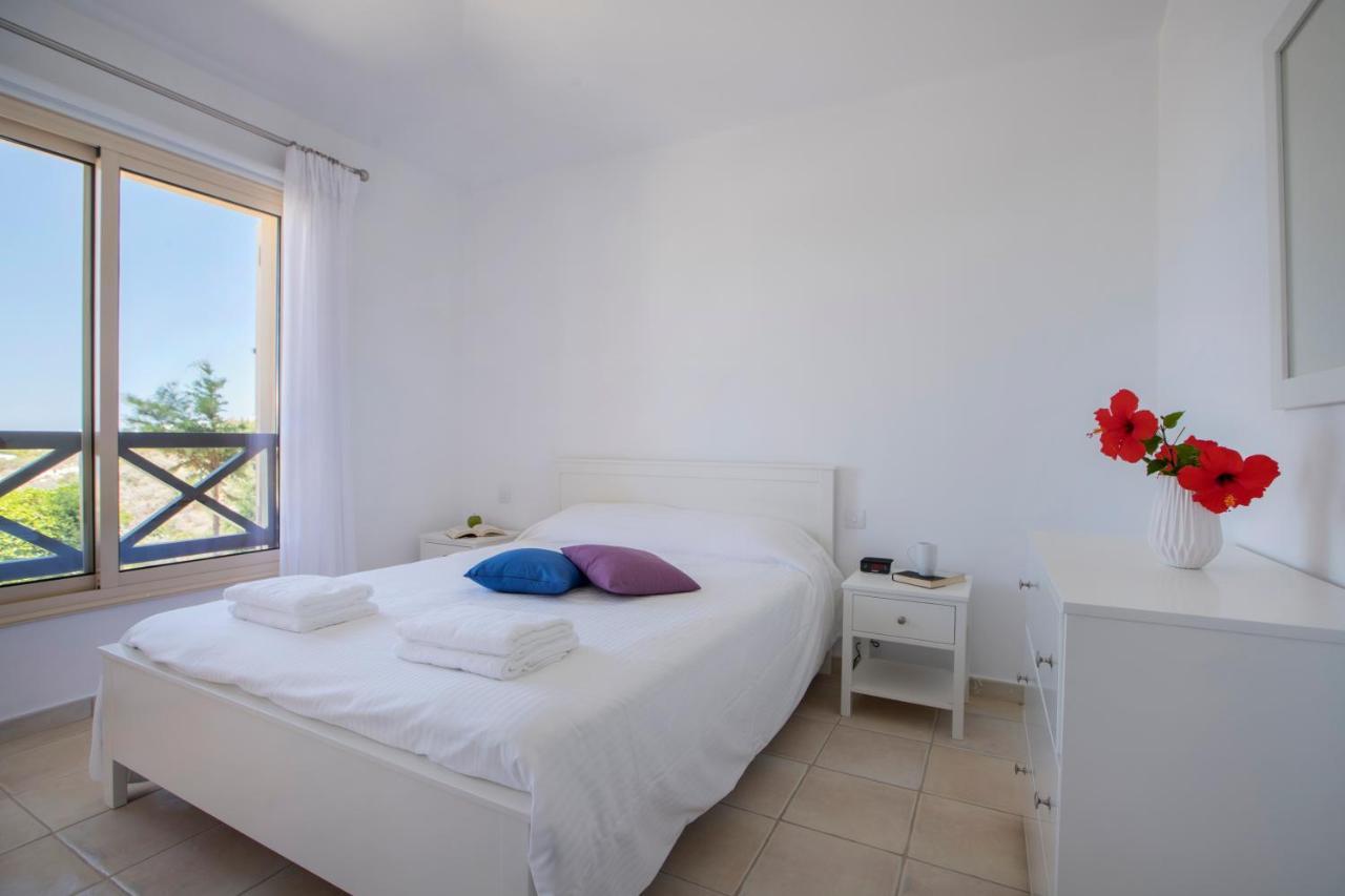 Resitour - Perneri Four Bedroom Villa Paphos Ngoại thất bức ảnh