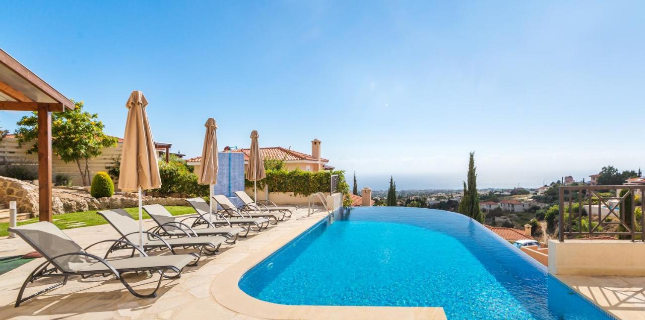 Resitour - Perneri Four Bedroom Villa Paphos Ngoại thất bức ảnh