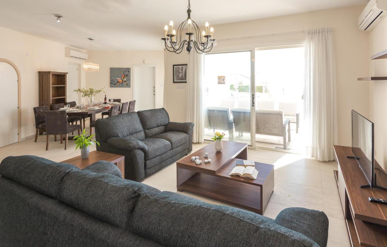 Resitour - Perneri Four Bedroom Villa Paphos Ngoại thất bức ảnh